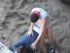 Savage beach fuck caught by a voyeur Picture 7