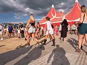 Thick blonde in shorts followed around at festival Picture 7