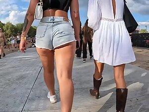 Thick blonde in shorts followed around at festival Picture 8