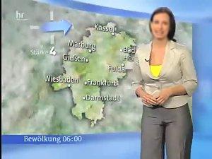 Weather girl got a nice cameltoe Picture 4