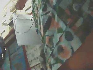 Following a milf in a short skirt Picture 3