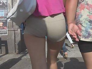 Tight shorts designed to advertise Picture 7