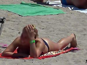 Hot girlfriend gets rubbed with lotion Picture 7