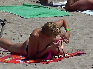 Hot girlfriend gets rubbed with lotion Picture 8