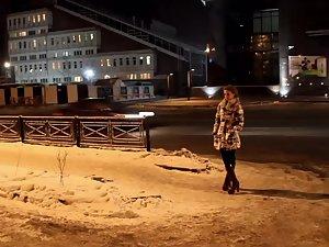 Public nudity on the street in cold weather Picture 1