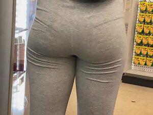 Thong outline visible on sweet ass in grey leggings Picture 6