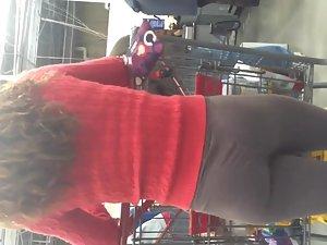 Hot woman pushing a cart in the store Picture 3