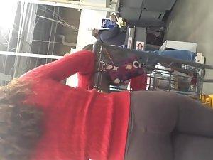 Hot woman pushing a cart in the store Picture 6