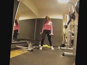 Fit girl's workout is secretly filmed Picture 2