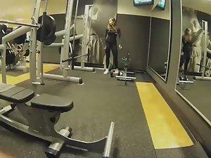 Fit girl's workout is secretly filmed Picture 5