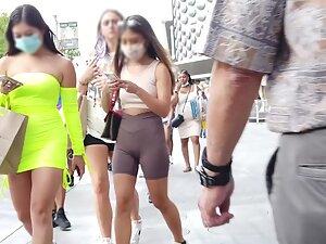 Short asian girl got a big pussy