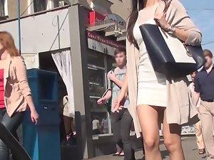 Sexy upskirt of fancy woman on street Picture 2