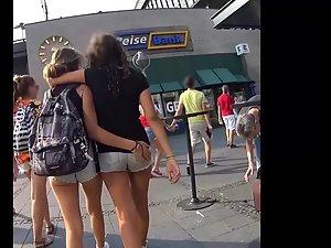 Teens walking and groping each other Picture 3