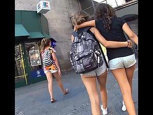Teens walking and groping each other Picture 4