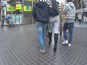 Lucky fella got an exquisite girlfriend Picture 2