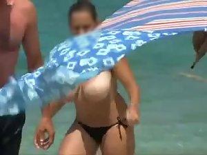Enormous boobs filmed as she walks Picture 5
