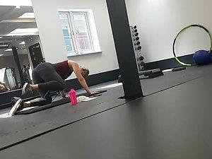 Hot butt recorded during exercise in gym Picture 1