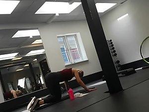 Hot butt recorded during exercise in gym Picture 7