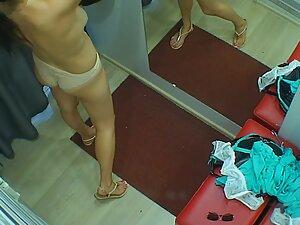 Fine pair of natural breasts caught in dressing room Picture 3