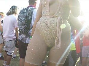 Shameless rave girl with a provocative ass Picture 8