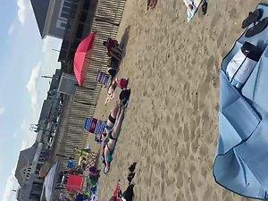 Teen with spread legs and cameltoe in bikini Picture 1