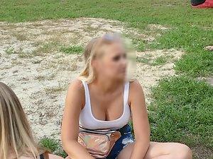 Fabulous big boobs spotted during music festival Picture 5