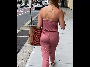 Amazing ass wiggling in pinkish pants Picture 4