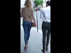 Sexy milf in tight jeans and high heels Picture 3