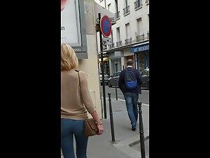 Sexy milf in tight jeans and high heels Picture 6