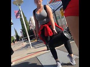 Hot pussy bulge in red shorts of an athletic girl Picture 4