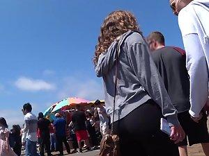 Purse strap between juicy big tits Picture 4