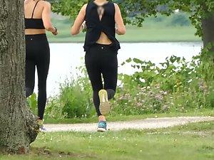 Sexy joggers spotted in the park Picture 1