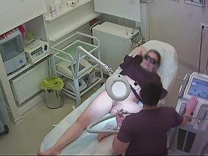Spying on milf getting hair removal of her pussy Picture 2