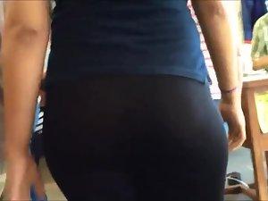 Her black leggings are a bit see through Picture 5