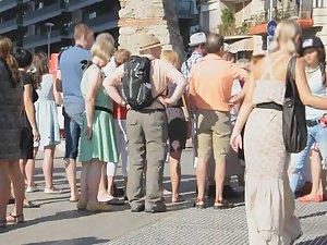 Two accidentally shown naked asses Picture 2