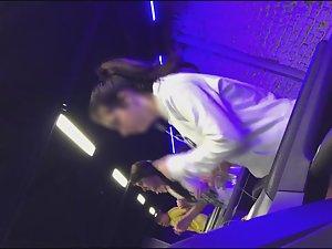 Petite cutie looking good while jogging in gym Picture 5