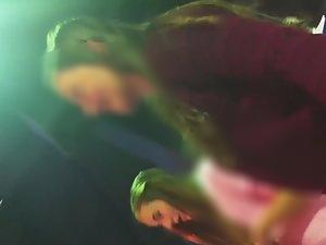 Upskirts of girls at the arcade Picture 4