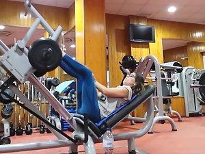 Geeky girl can't stop looking at handsome man in gym Picture 2