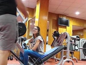 Geeky girl can't stop looking at handsome man in gym Picture 4