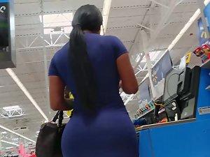 Glimpses of insanely big ass in ultra tight dress Picture 5