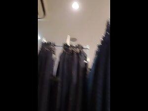 Upskirt of hot blonde while she shops with boyfriend Picture 5