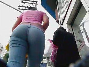 Perfectly filled jeans Picture 3