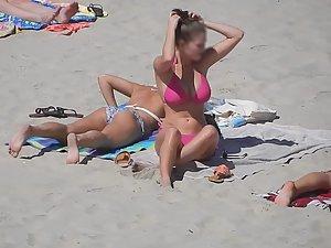 Extraordinary big boobs in pink bikini Picture 1