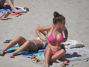 Extraordinary big boobs in pink bikini Picture 2