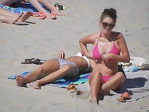 Extraordinary big boobs in pink bikini Picture 3