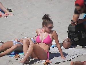 Extraordinary big boobs in pink bikini Picture 7