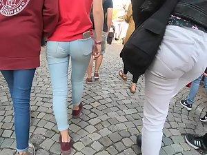 Brunette's little ass squeezed in tight jeans Picture 4