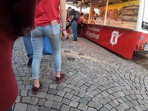 Brunette's little ass squeezed in tight jeans Picture 6