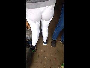Bending over makes her thong become visible Picture 8