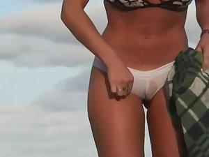 Flawless cameltoe on a beach pussy Picture 7